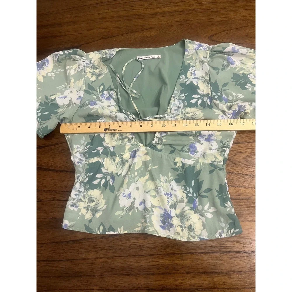 Abercrombie & Fitch Floral Tie Front Puff Sleeve Top Sage Green Small